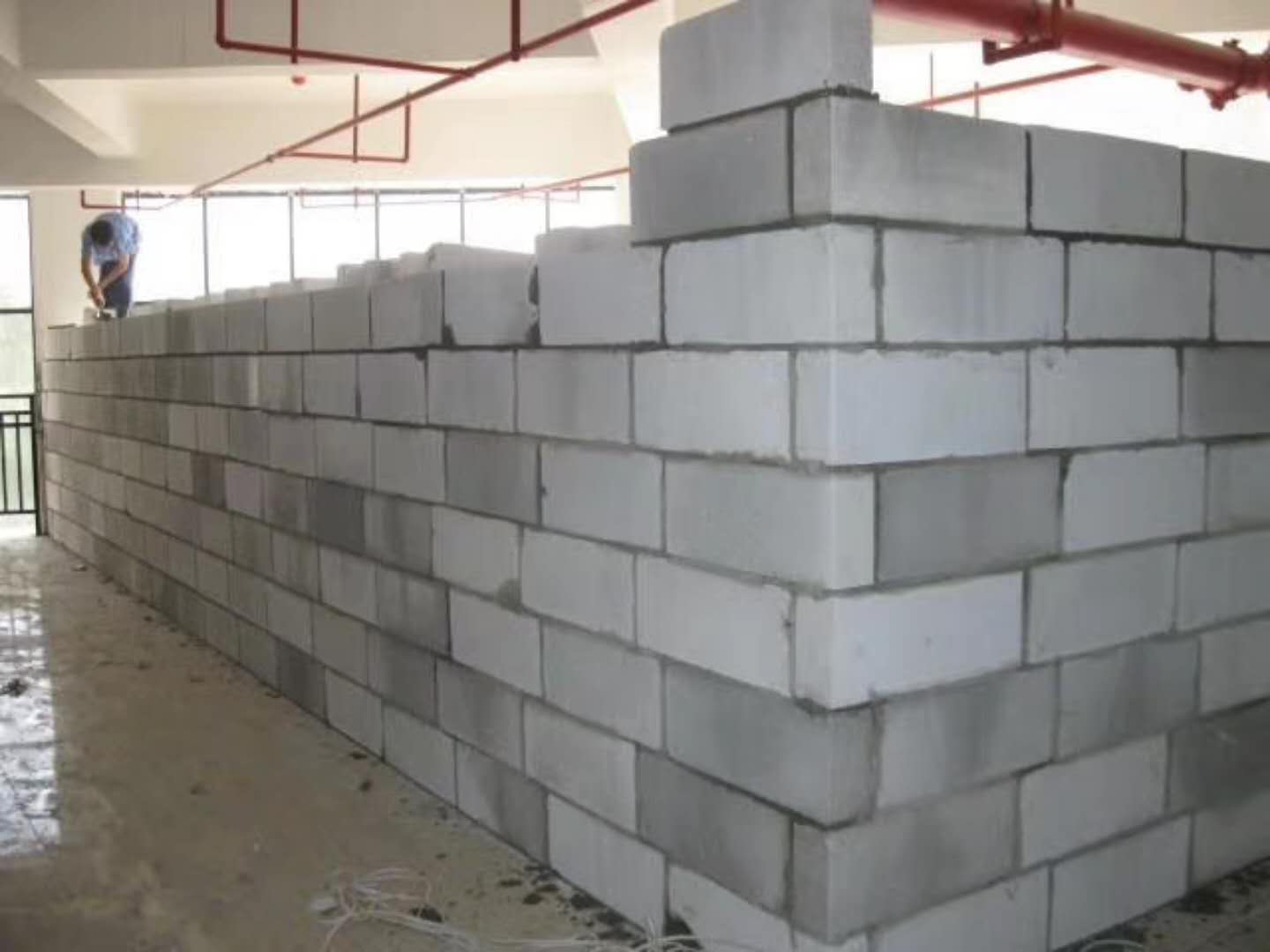 枣庄蒸压加气混凝土砌块承重墙静力和抗震性能的研究